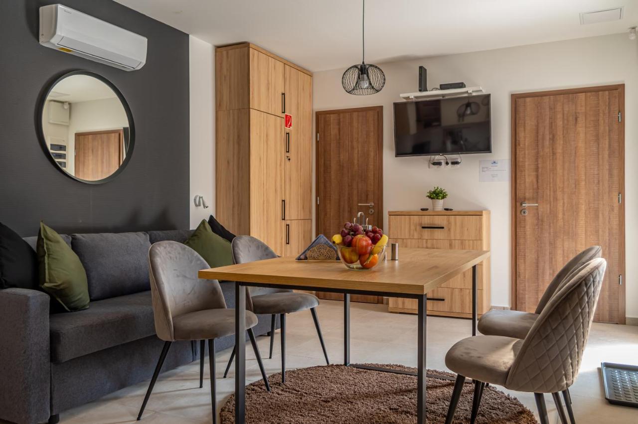 H&H Apartments Poroszló Екстериор снимка