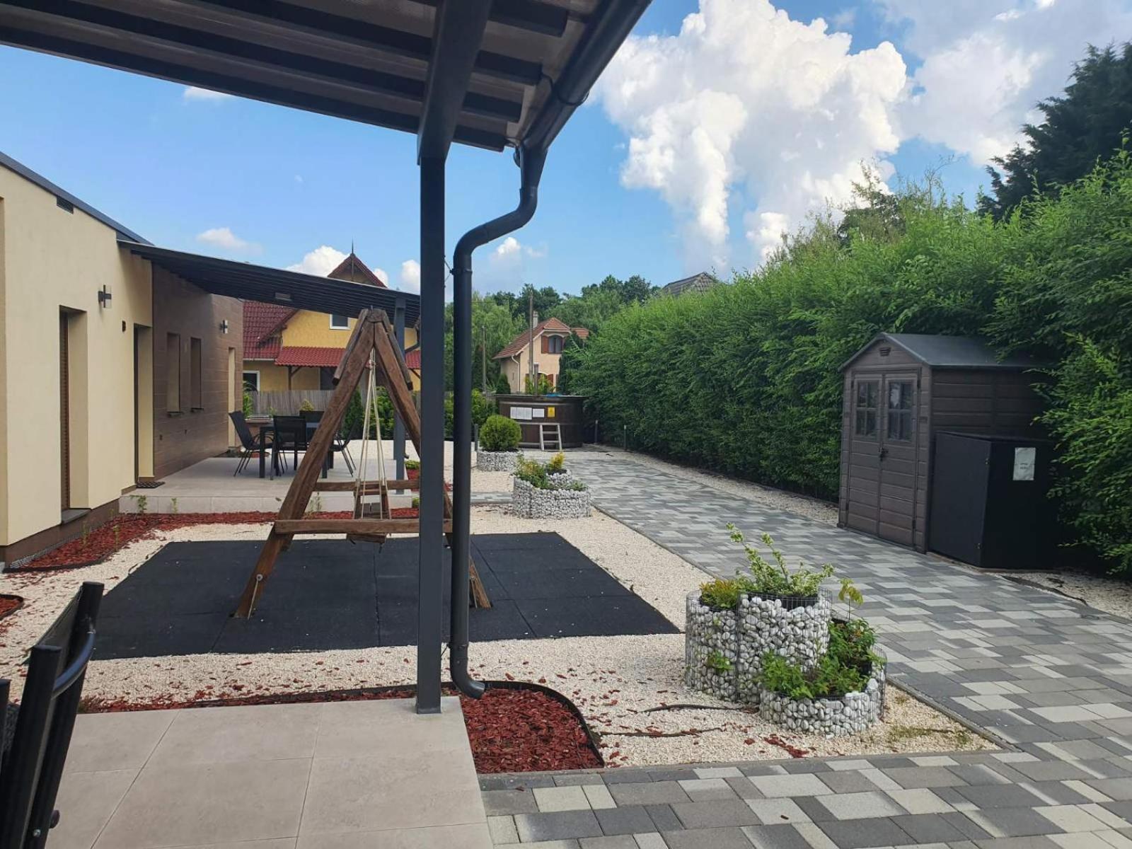 H&H Apartments Poroszló Екстериор снимка