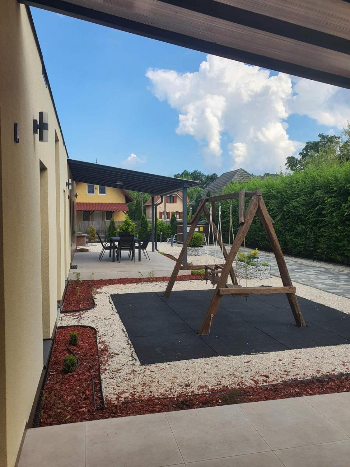 H&H Apartments Poroszló Екстериор снимка