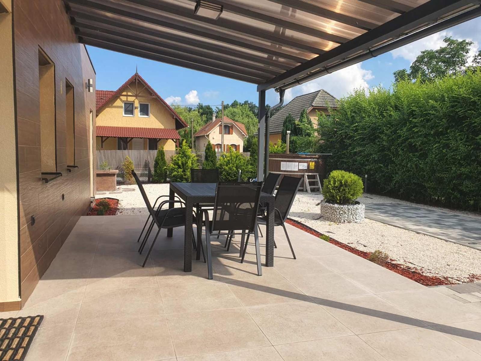 H&H Apartments Poroszló Екстериор снимка
